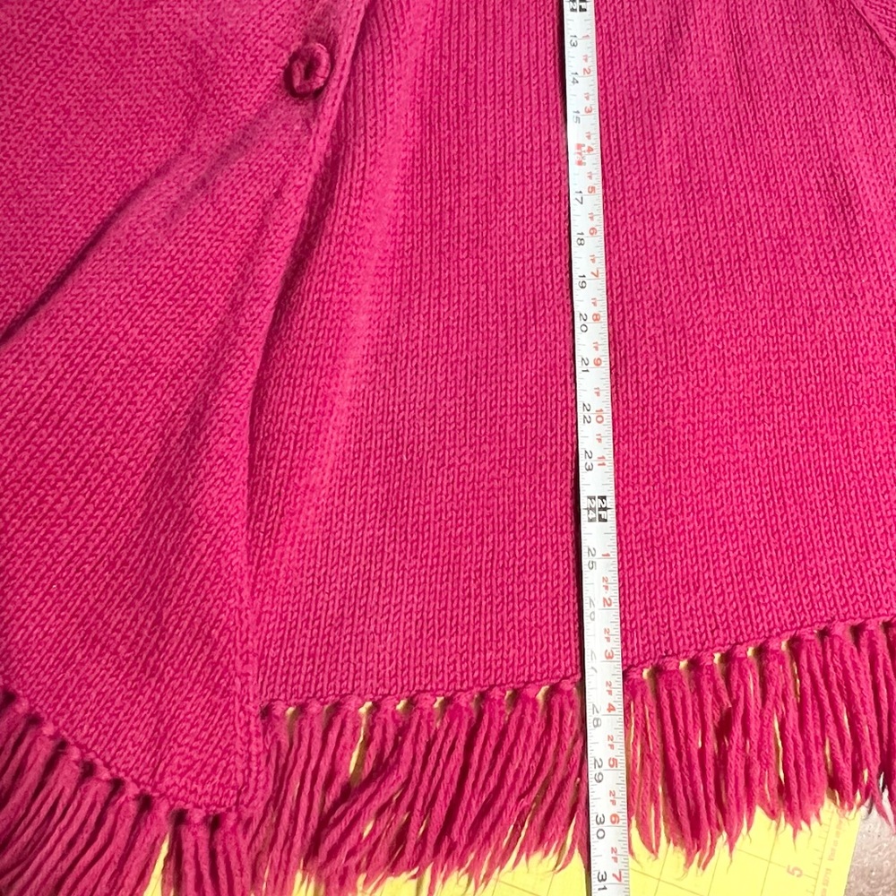 VINTAGE raspberry knit sweater poncho‎ cape wrap fringe button front 60s 70s - Picture 11 of 11